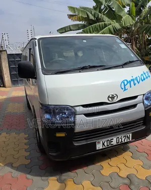 Toyota HiAce 2014 White