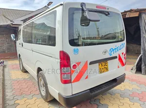 Toyota HiAce 2014 White