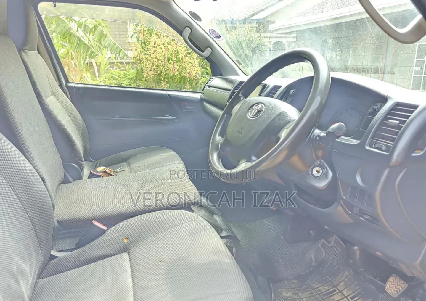 Toyota HiAce 2014 White