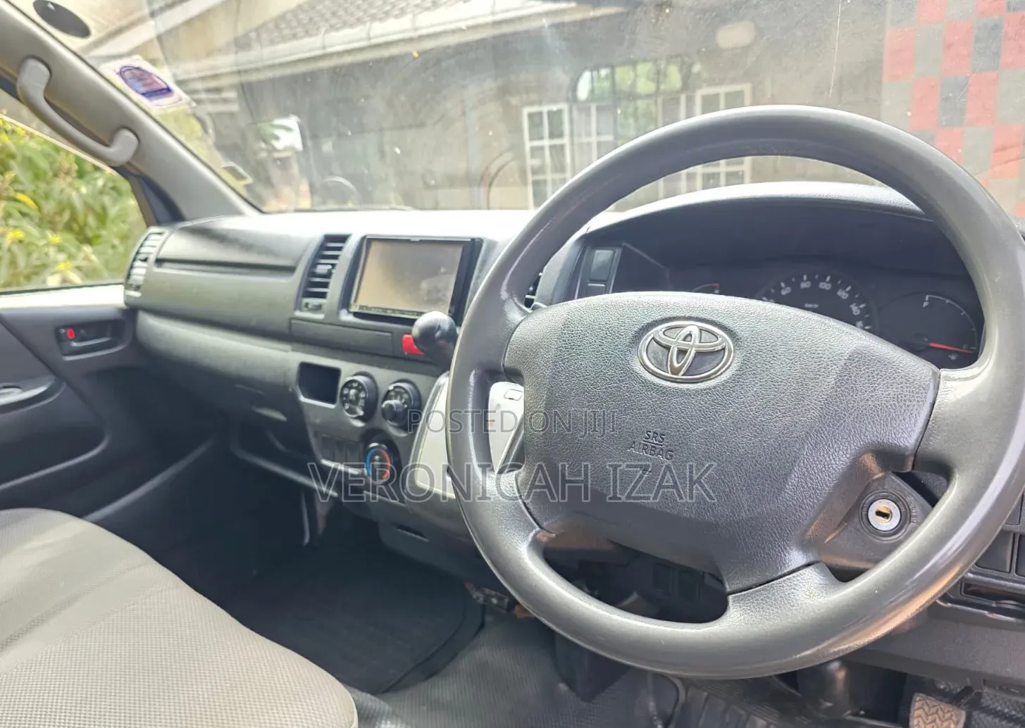 Toyota HiAce 2014 White