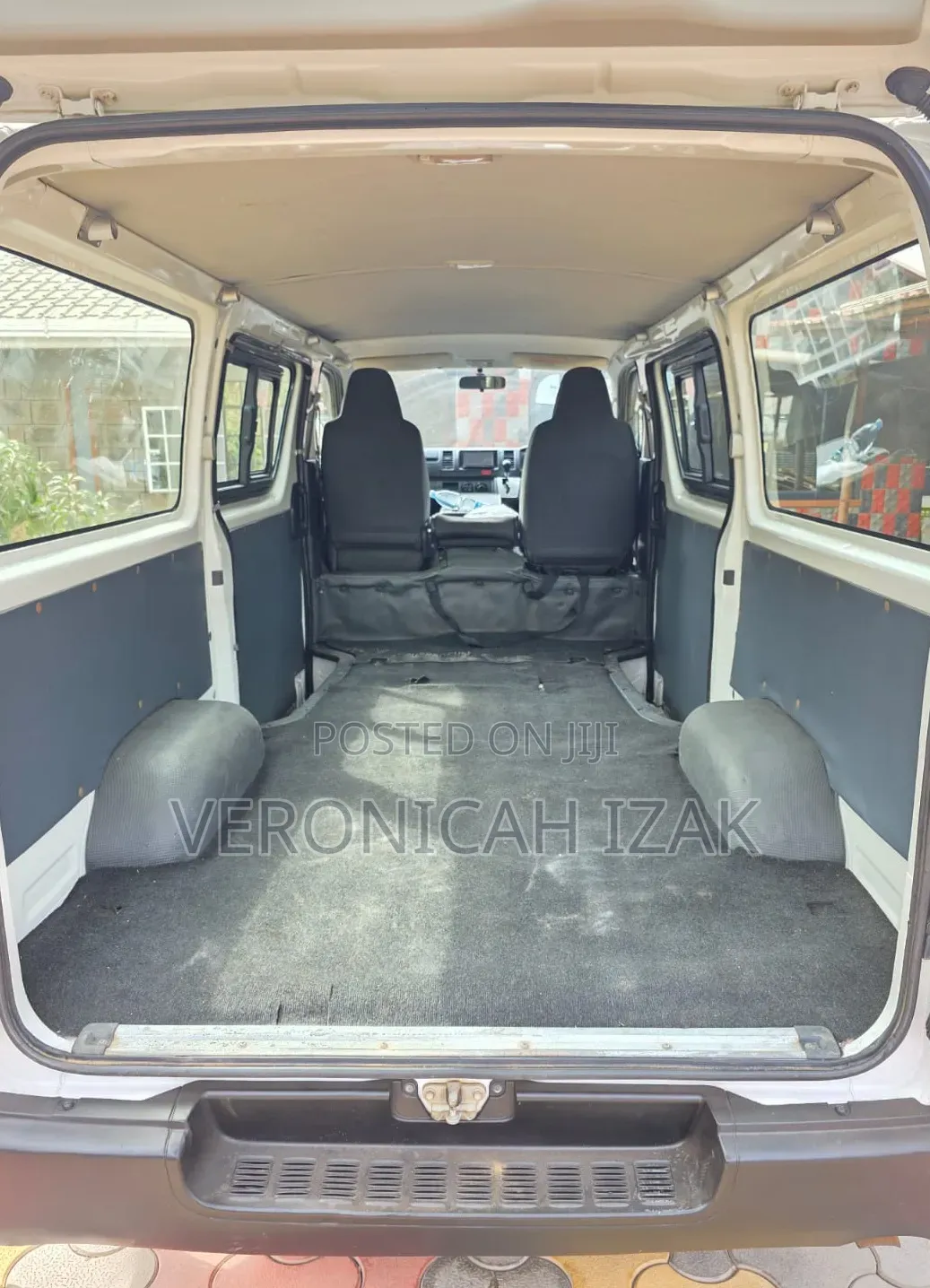 Toyota HiAce 2014 White