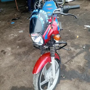 Bajaj Boxer 125 2026 Red