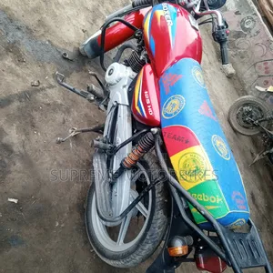 Bajaj Boxer 125 2026 Red