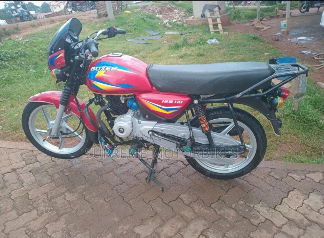 Bajaj Boxer 125 2026 Red
