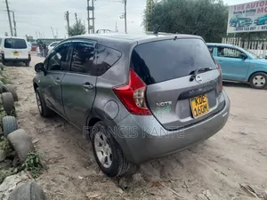 Nissan Note 2013 Green