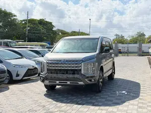 Mitsubishi Delica 2019 Silver