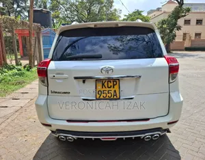 Toyota Vanguard 2010 White