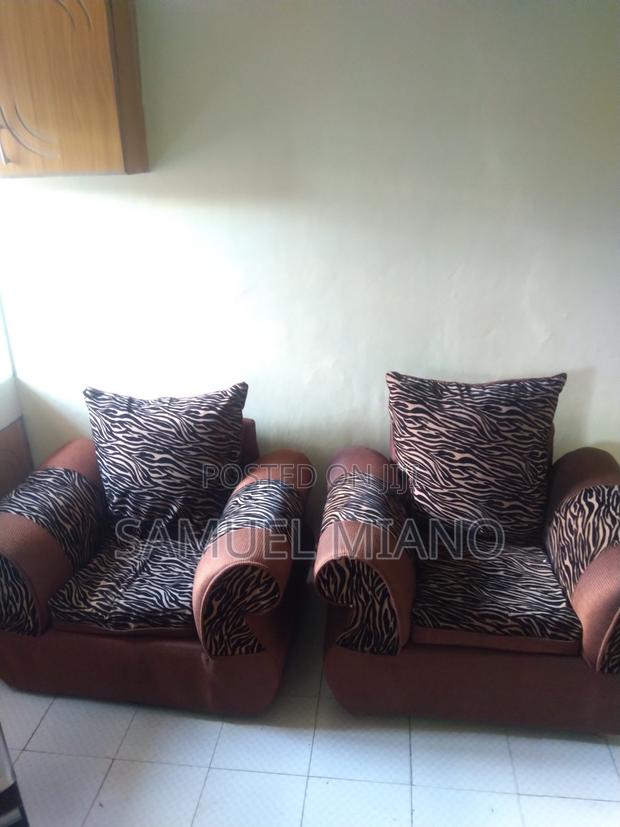 2 Single Seater Couches - thumbnail 3