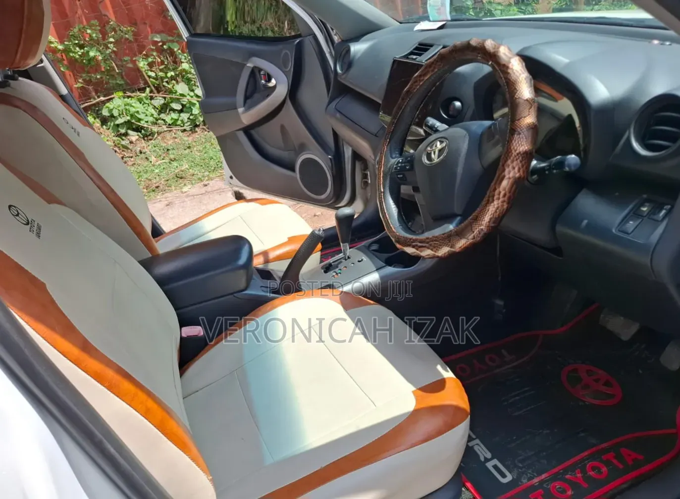 Toyota Vanguard 2010 White