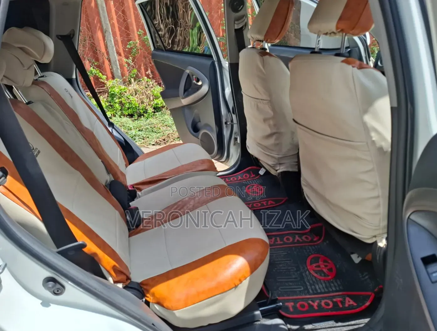 Toyota Vanguard 2010 White