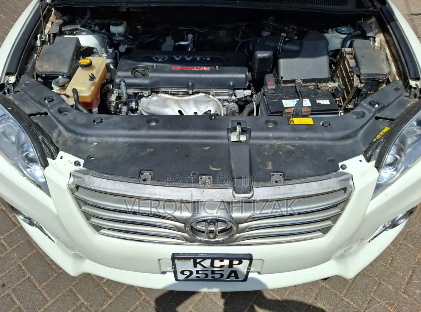 Toyota Vanguard 2010 White