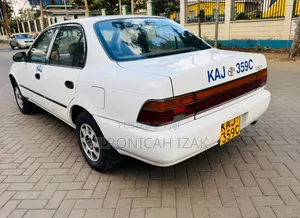 Toyota Corolla 1992 White