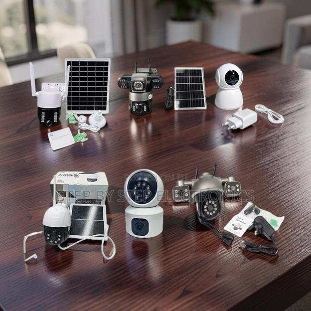 Outdoor 4G and Wifi Rotating Dual Triple Lens Solar Cameras Wholesale