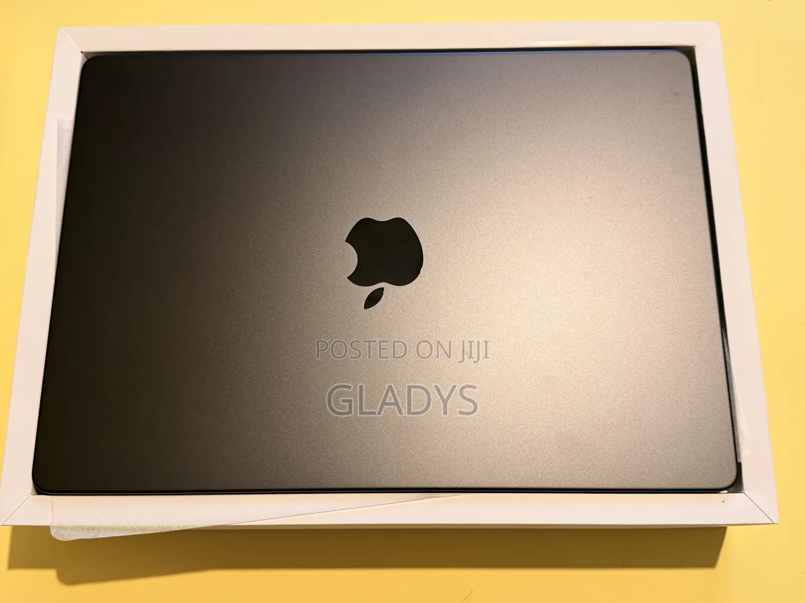 New Laptop Apple MacBook Pro 2024 M4 Pro 24GB Apple M4 Pro SSD 512GB