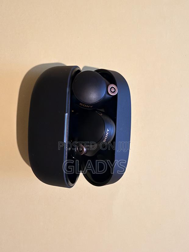 Sony XM4 Earbuds - thumbnail 2
