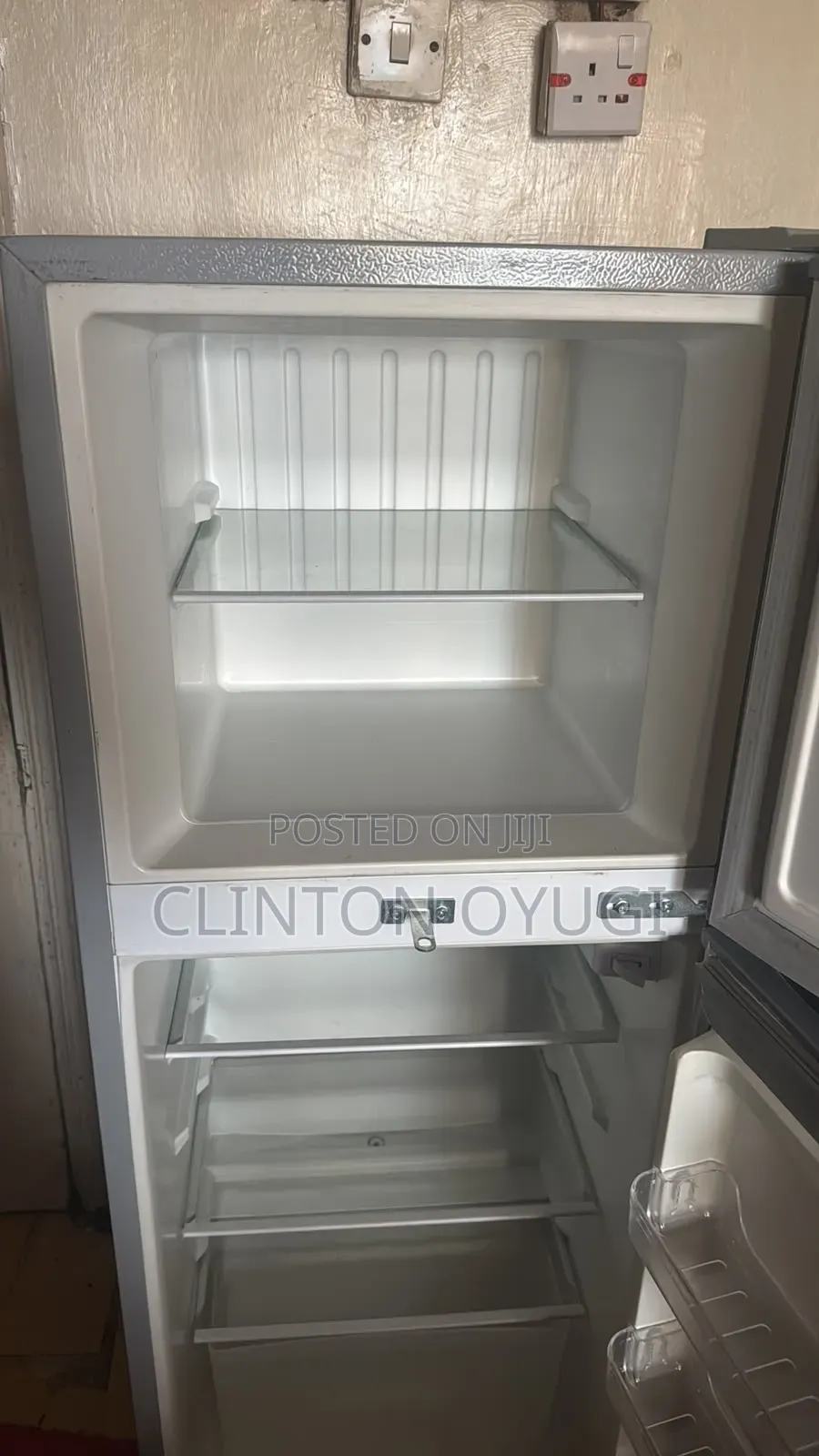 Volsmart Fridge 138l With 3 Stars and Valid Warranty