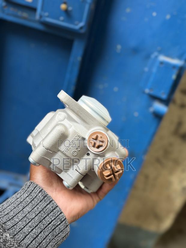 Power Steering Pump for Sitrak C7h/T7h Sino-Howo MAX(712W47101-2016/1)