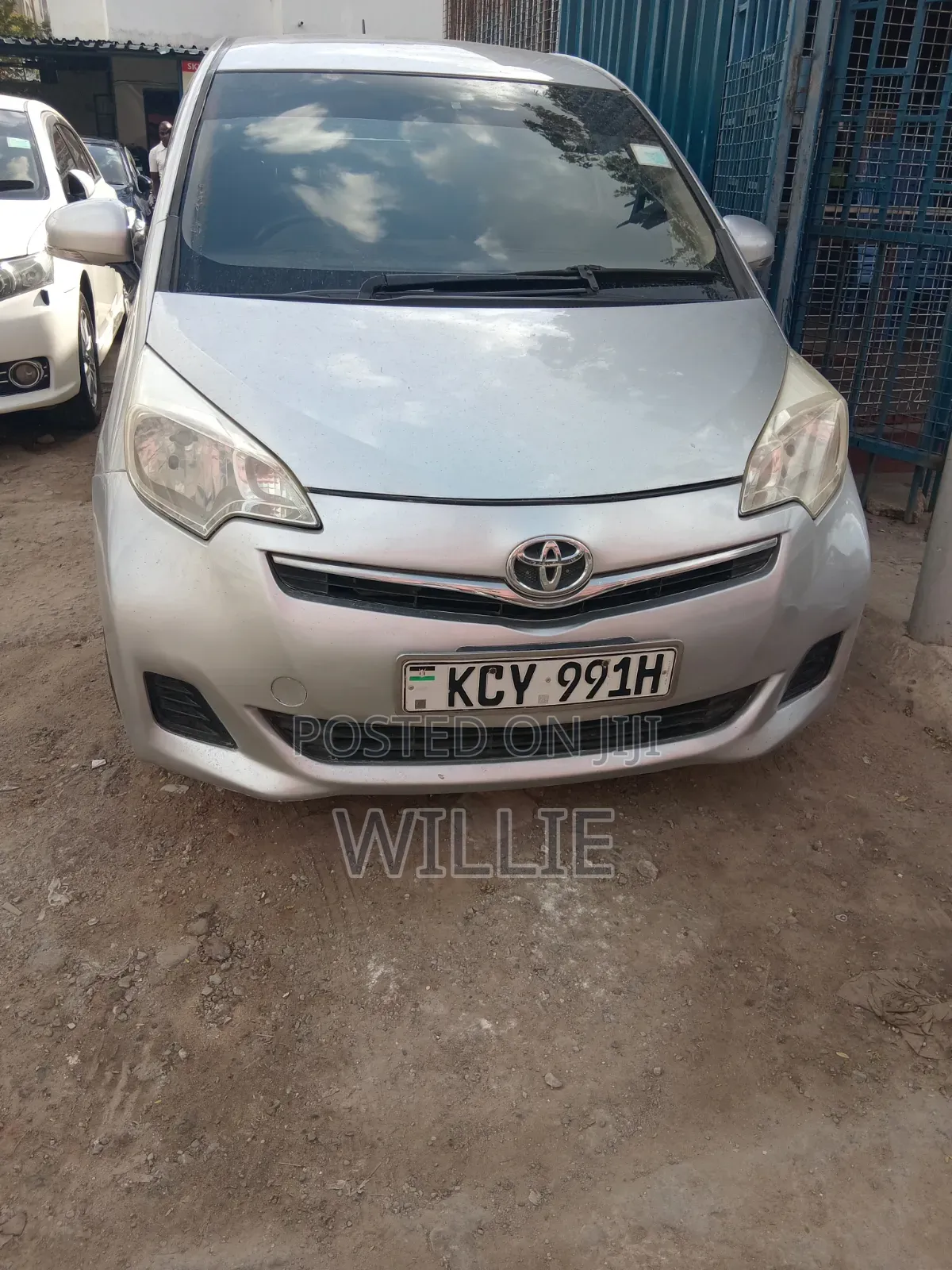 Toyota Ractis 2012 Silver
