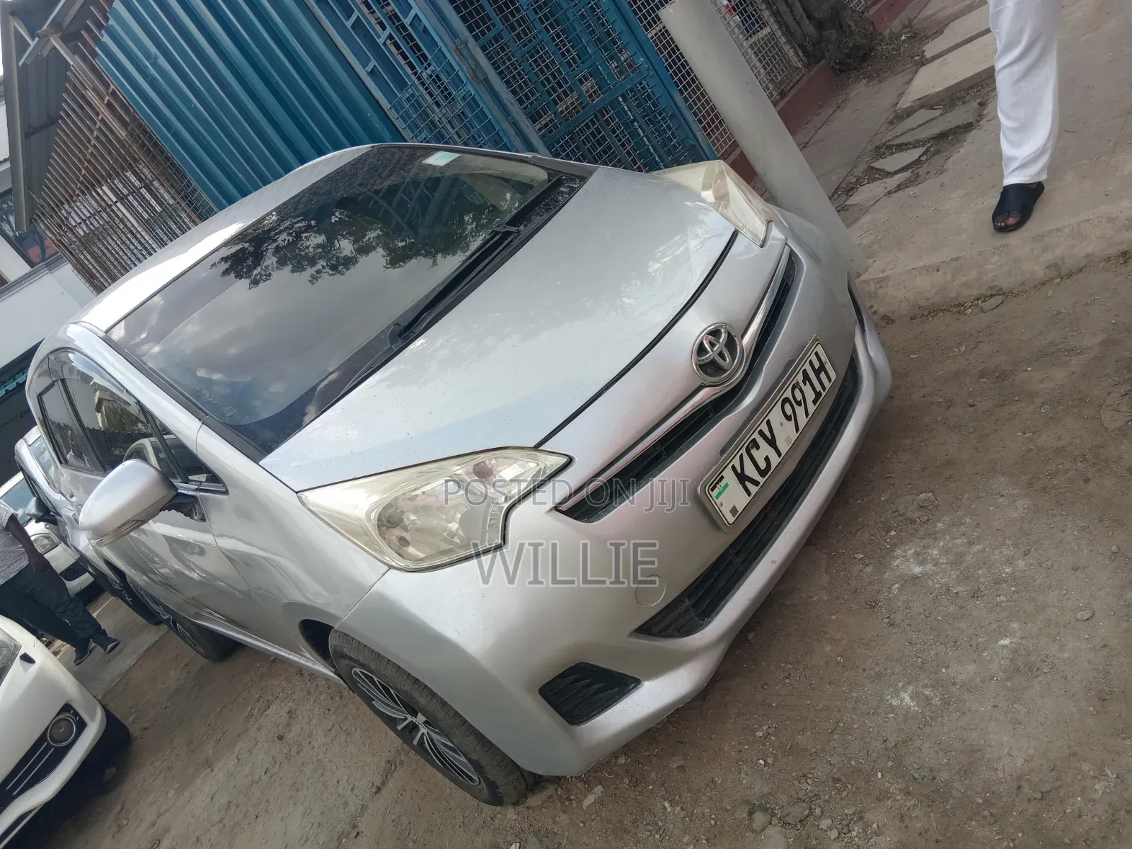 Toyota Ractis 2012 Silver