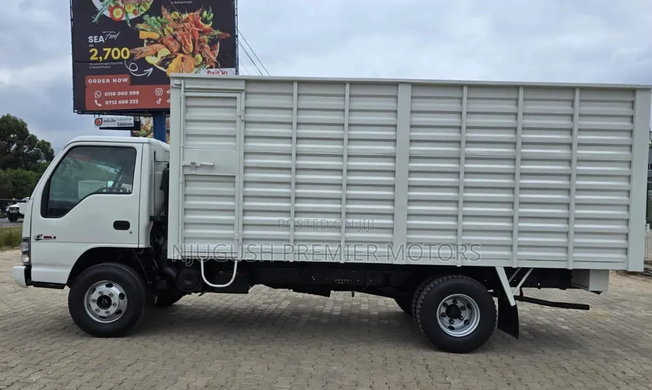 Isuzu NPR .