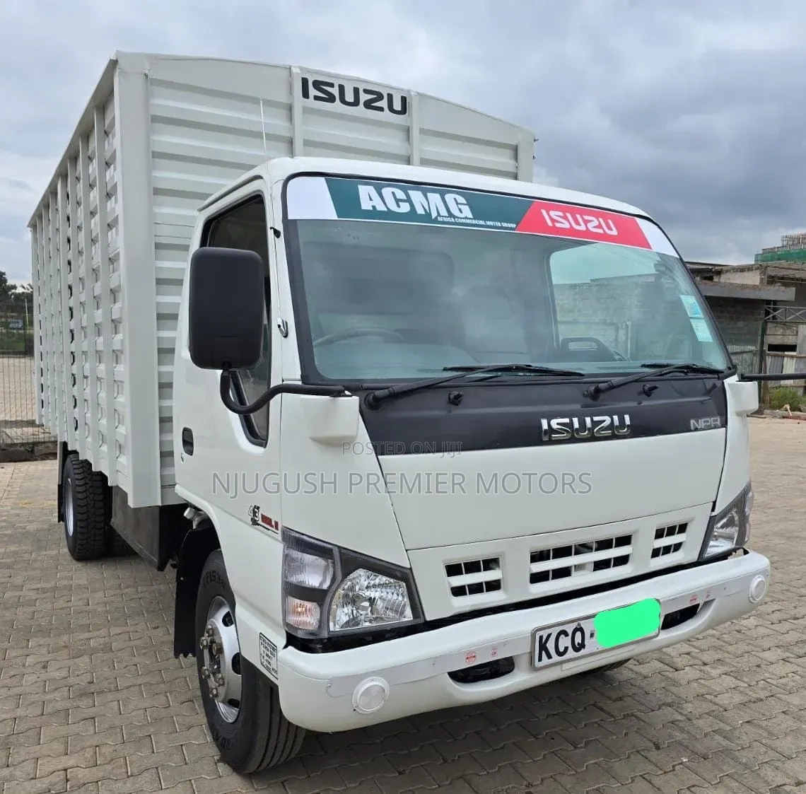 Isuzu NPR .