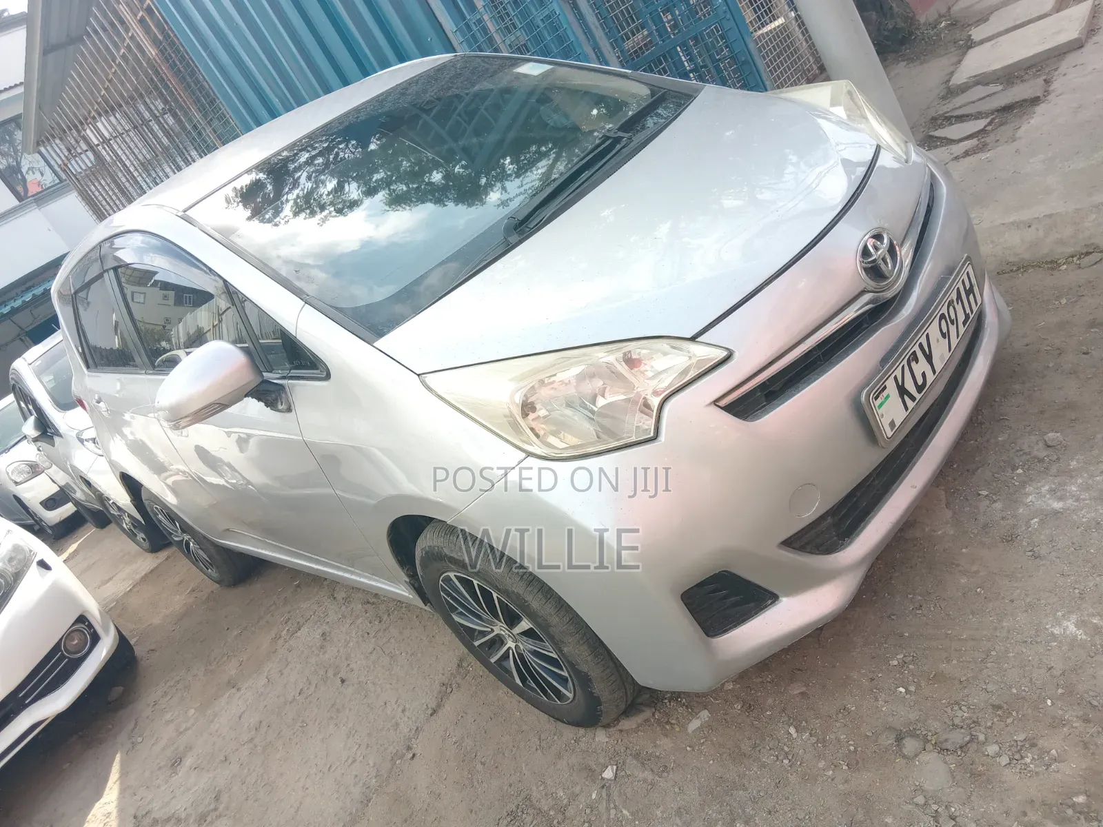 Toyota Ractis 2012 Silver