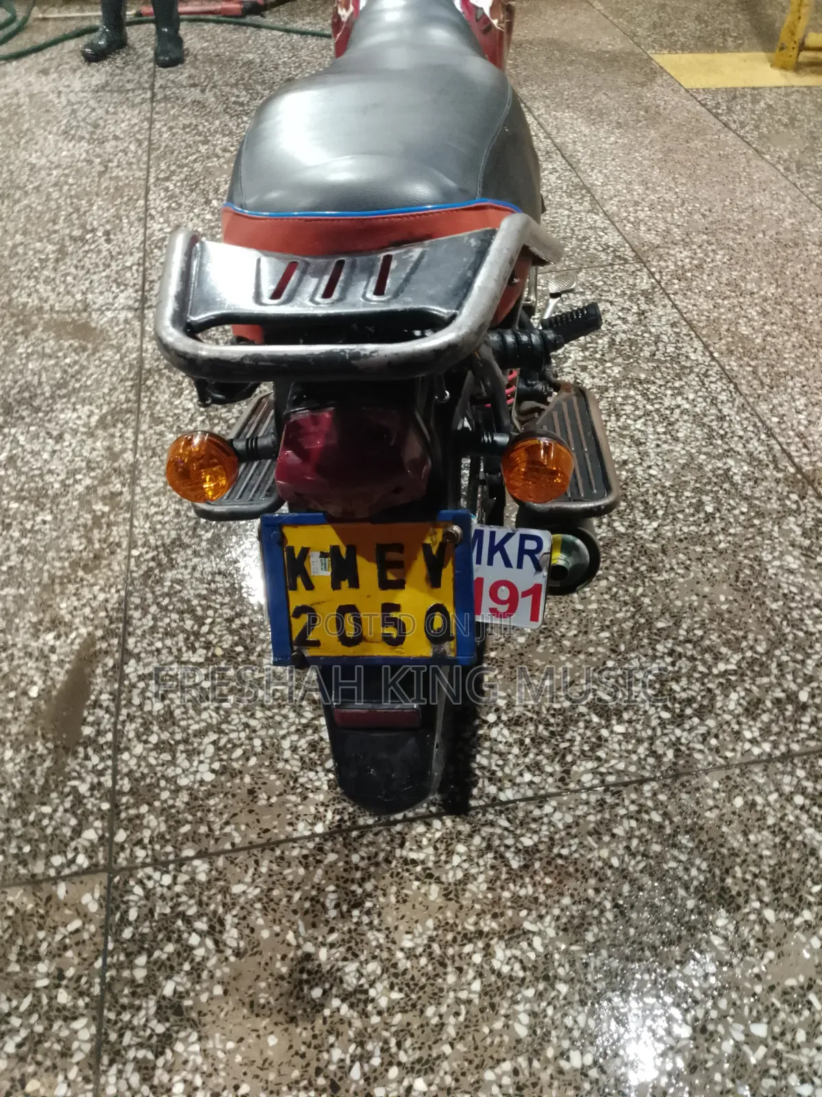 TVS HLX Plus ES 2019 Red