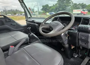 Isuzu NPR .