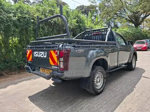 Isuzu D-MAX 2021 Gray