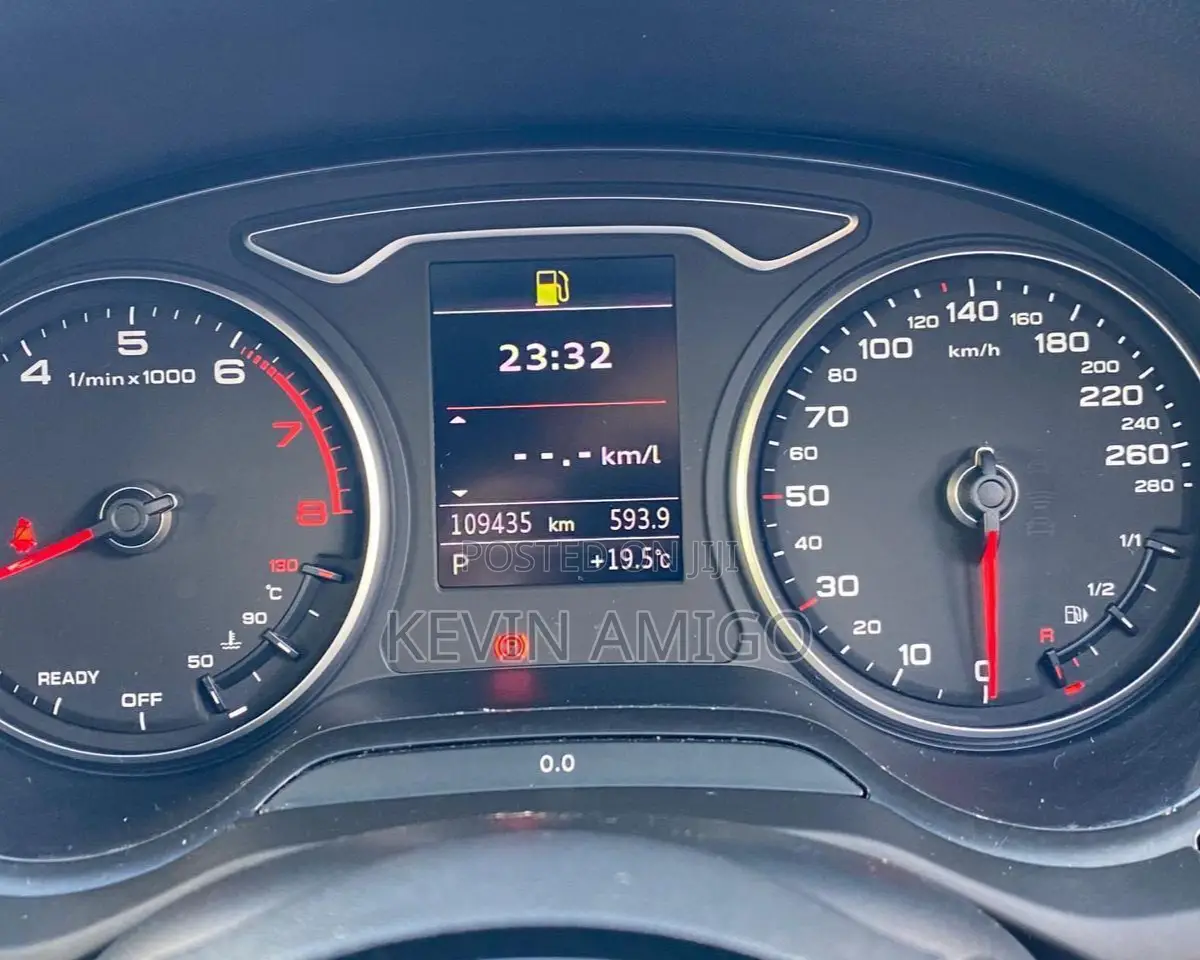 Audi Q2 2019 Red