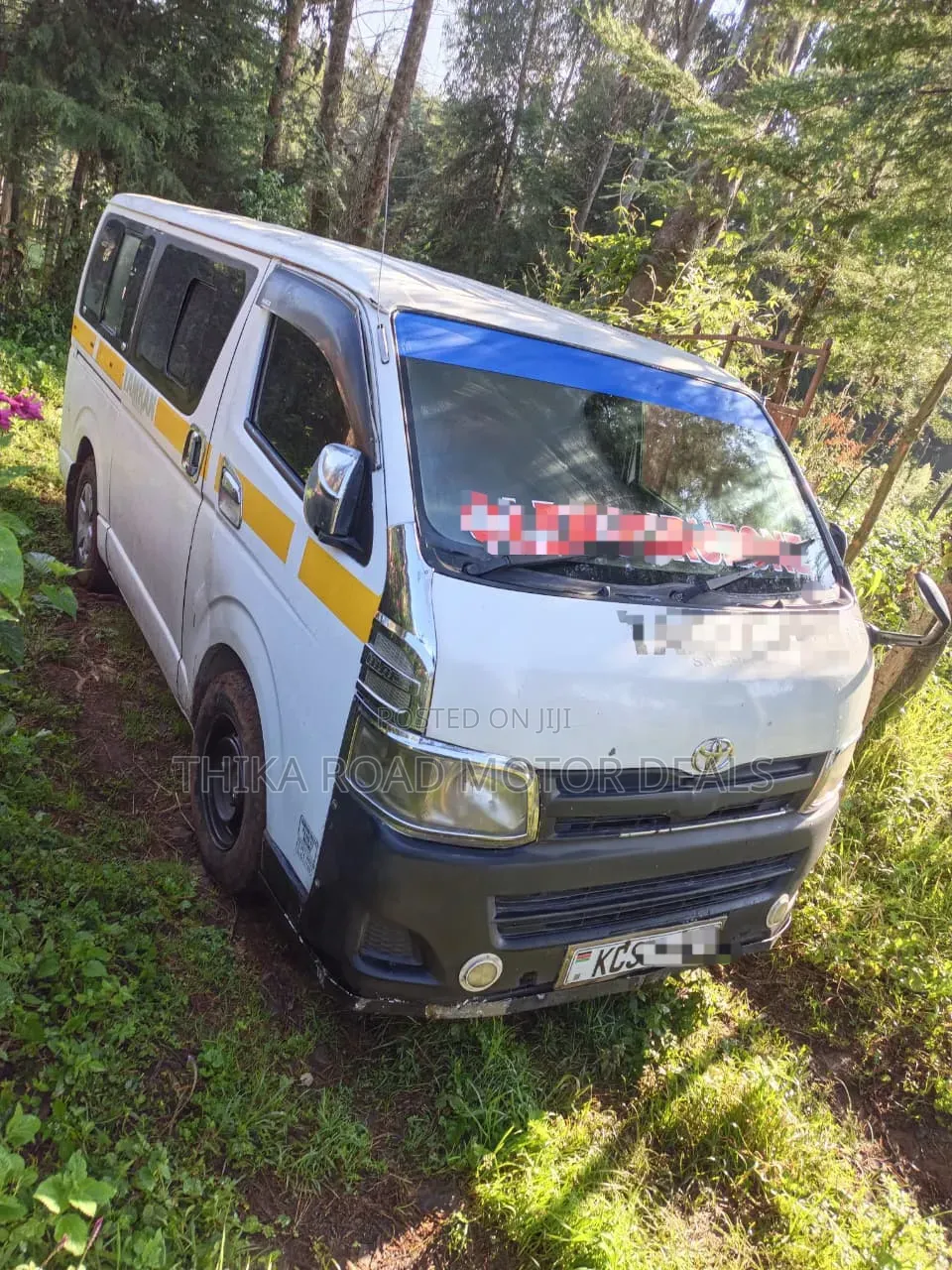 Toyota HiAce 2011 White