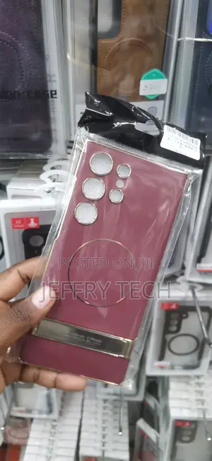 Burgundy and Gold Leather MagSafe for the Samsung Galaxy S24 Ultra