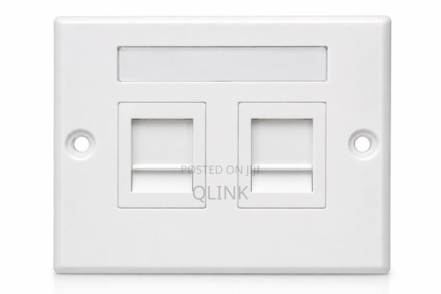 D-Link NFP-0WHI21 Dual Faceplate withShutter ID Plate - White