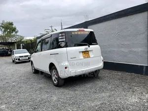 Toyota Avanza 2010 White
