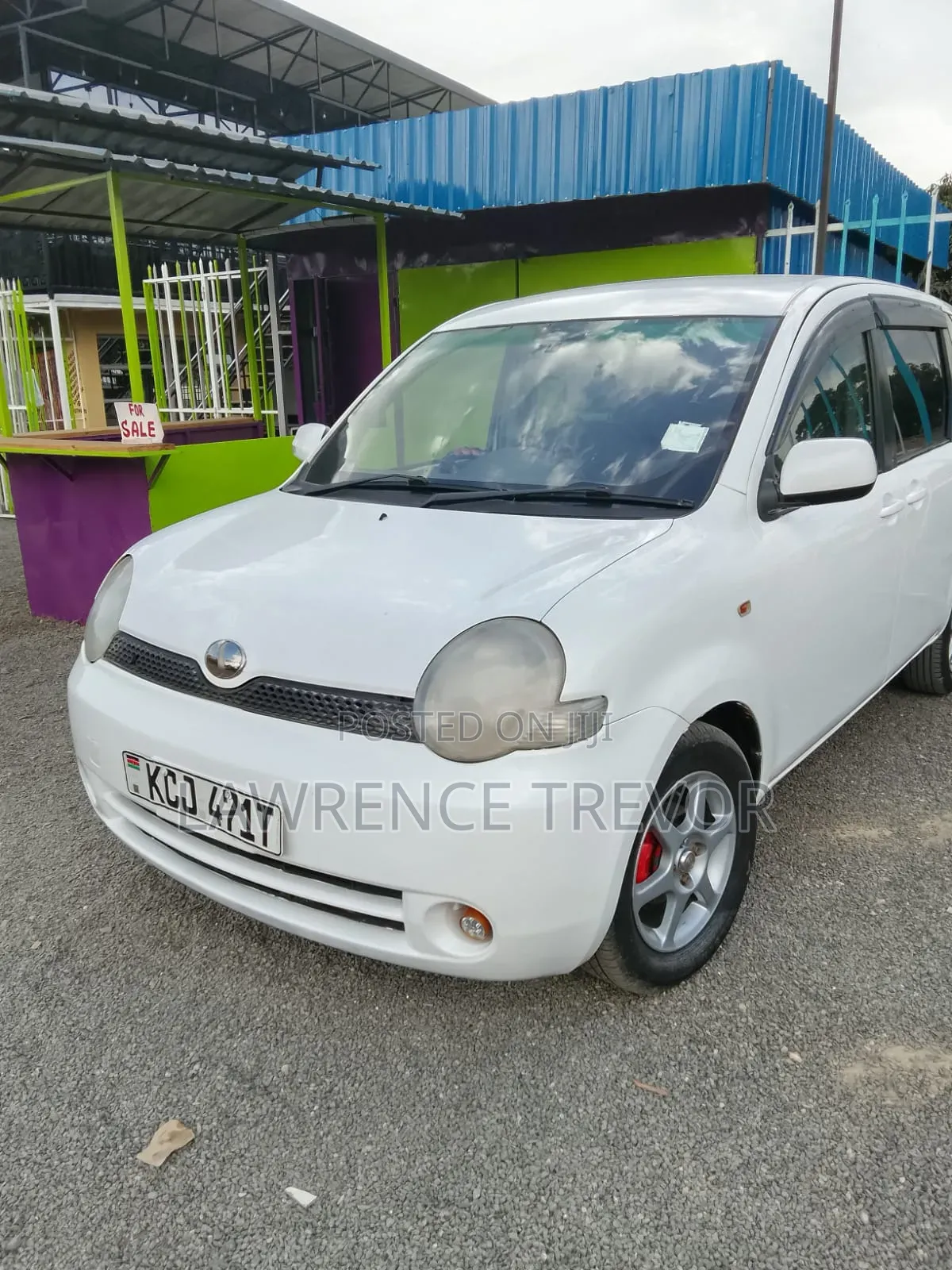 Toyota Avanza 2010 White