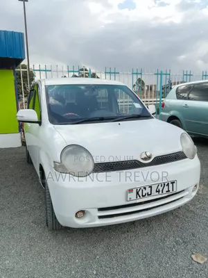 Toyota Avanza 2010 White