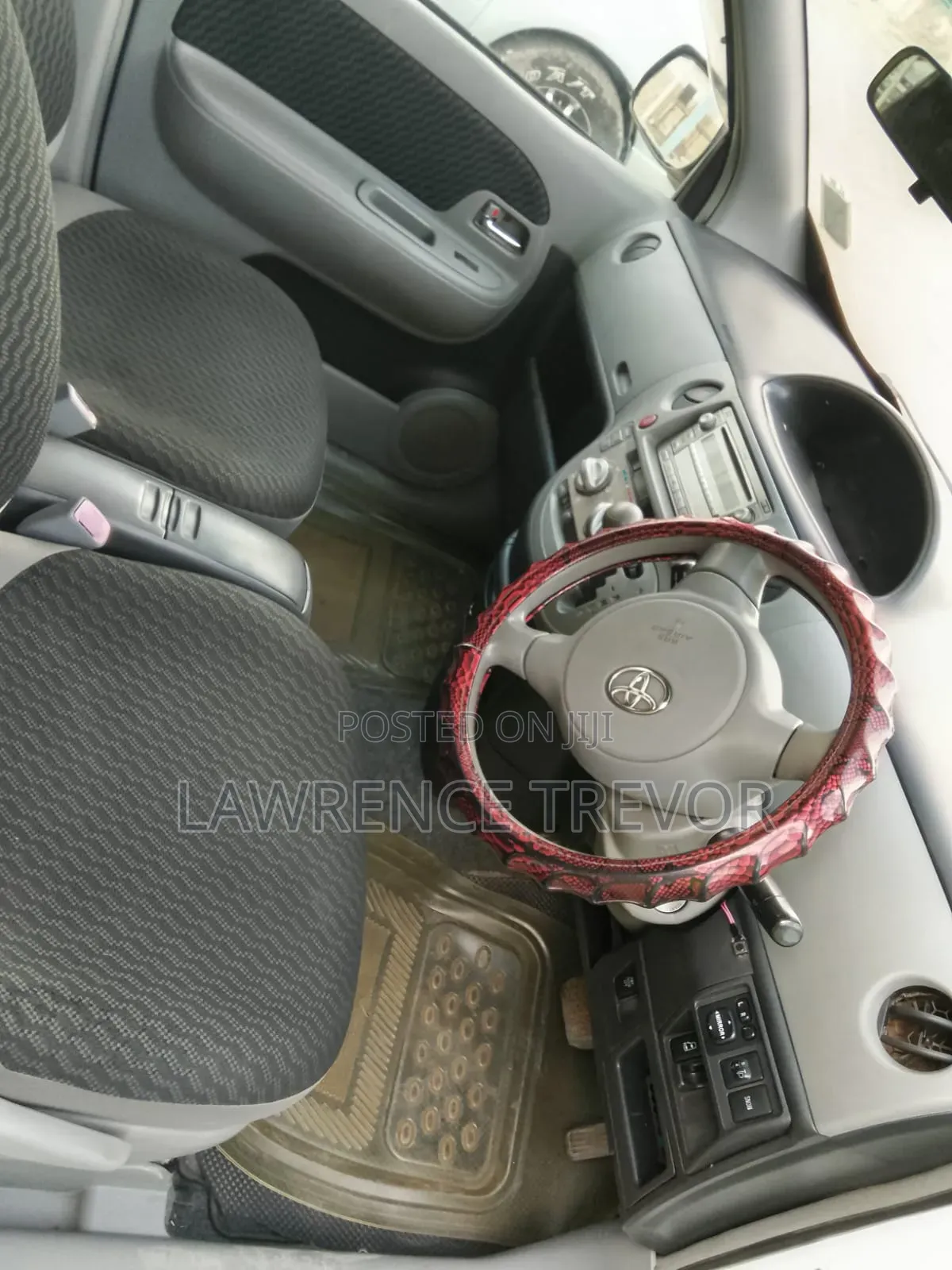 Toyota Avanza 2010 White