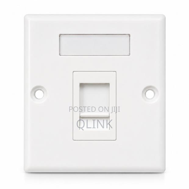 D-Link NFP-0WHI11 Single Faceplate withShutter ID Plate - White