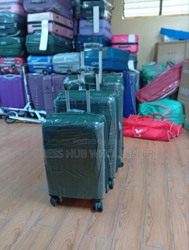 3-in-1 Unbreakable Green Luggage Set – 3 PCS Spinner Suitcase
