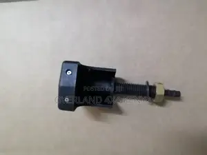 Front Windscreen Washer Twin-Nozzle