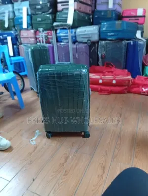 Medium Unbreakable Green Luggage Set – 3 PCS Spinner Suitcase