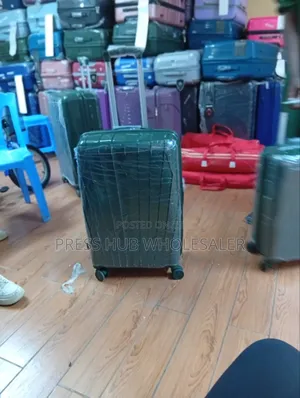 Medium Unbreakable Green Luggage Set – 3 PCS Spinner Suitcase