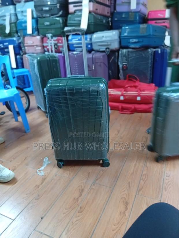 Medium Unbreakable Green Luggage Set – 3 PCS Spinner Suitcase - thumbnail 2