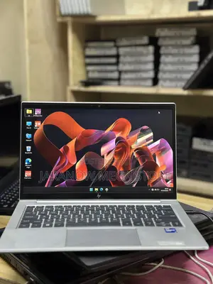 Laptop HP EliteBook 830 G8 8GB Intel Core i7 SSD 512GB