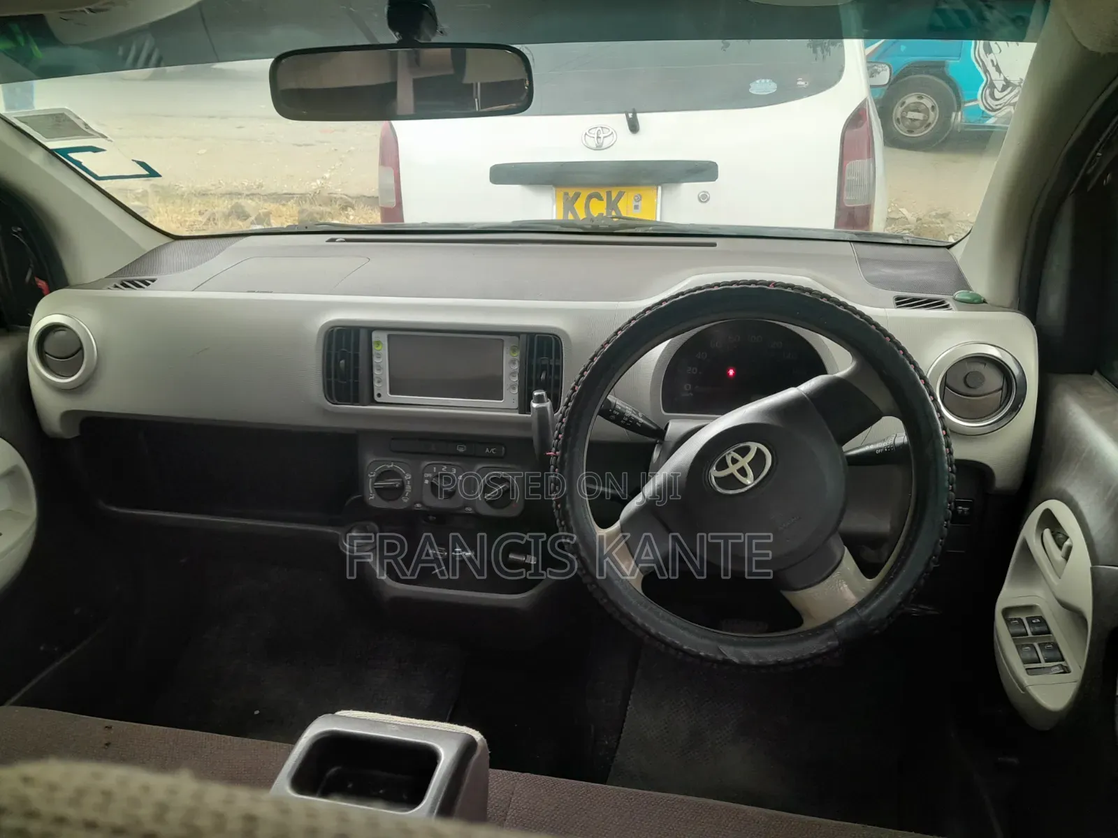 Toyota Passo 2012 Maroon