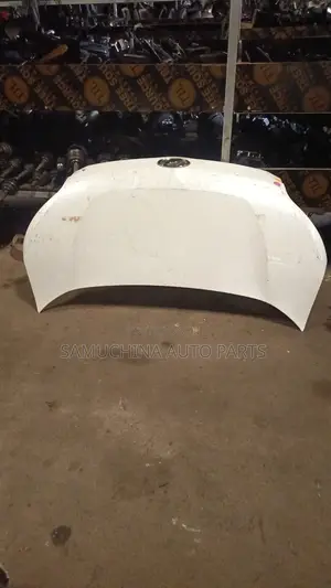 Bonnet Lid Toyota Voxy Zrr70 (White or Black )
