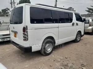 Toyota HiAce 2010 White