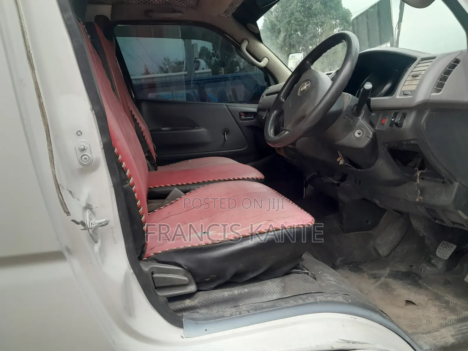 Toyota HiAce 2010 White