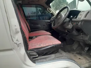Toyota HiAce 2010 White