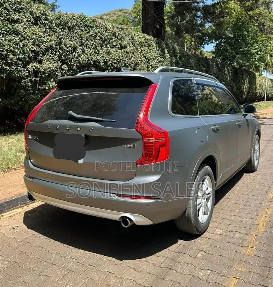 Volvo XC90 T5 R-Design AWD (2.0L 4cyl 8A) 2017 Gray